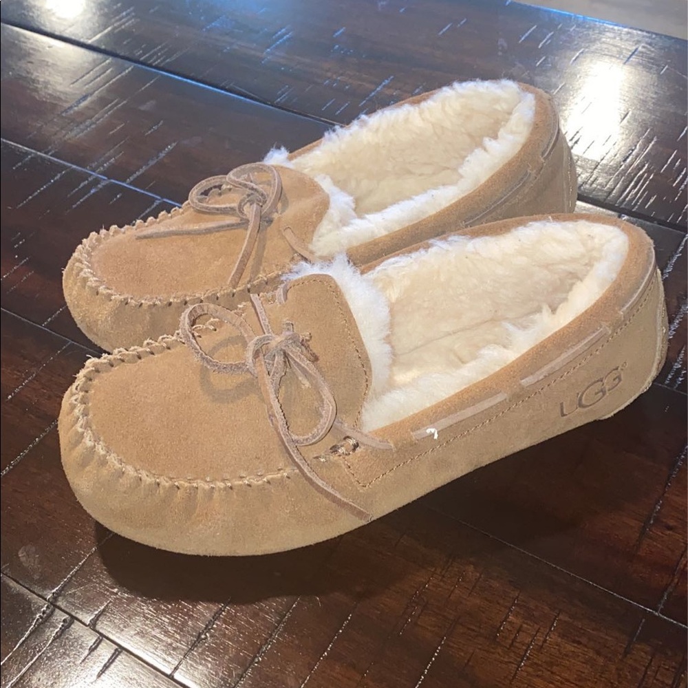 AUTHENTIC CHILDRENS UGG MOCCASINS🐻